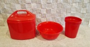 Zestaw 3 plastików czerwonych do toalety kubek miseczka i pojemnik PRL