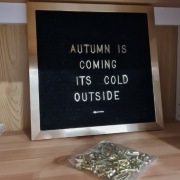 Tablica literowa złota rama litery czarne tło ślub chrzciny memoboard 30x30