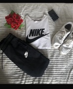 Biała koszulka Nike