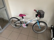 Rower dziecięcy dla dziewczynki – ok. 8 lat, z koszykiem