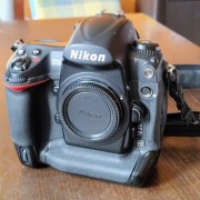 Nikon D3 Body – profesjonalna pełna klatka, zestaw