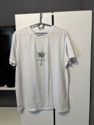 Biała koszulka z nadrukiem