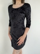Czarna welurowa sukienka mini z koronką na plecach rozm. S Okay