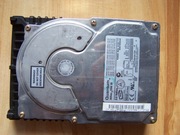 Bardzo stary, zabytkowy dysk 3,5" Quantum Atlas 10K III SCSI 