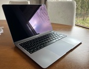MacBook Air M1 / Gwiezdna szarość / 8GB RAM 