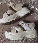 sandały sportowe na grubej podeszwie rozm 35