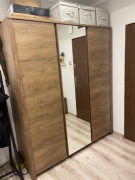 Szafa duża oraz szafka niska na buty