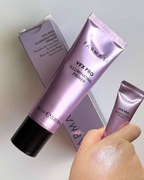 Krem/ baza rozświetlacz pod makijaż. 