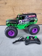 Monster Jam Smash 'n Bash Grave Digger zdalnie sterowane monster truck RC