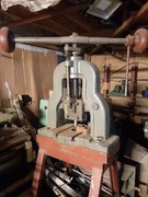 Prasa ręczna śrubowa balansowa