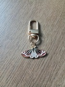 Brelok, zawieszka z brązowym motylem, ćmą