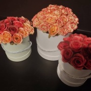 Box kwoatowy, sztuczne kwiaty