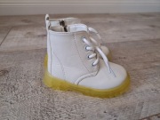 Buty/ botki  za kostkę,dziecięce jesienne/ wiosenne - rozm 24 - lekka wada