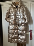 Płaszcz puchowy odpinany w dwóch miejscach 