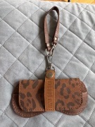 Etui na okulary skórzane Zuzia Górska Croco II Taupe Leopard panterka cętki