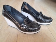 oryginalne i eleganckie buty KAZAR -czarno białe czółenka na koturnie 38