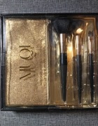 Zestaw pędzli z kosmetyczką