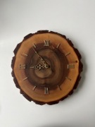 Zegar wiszący z drewna orzechowego - średnica ok 26 cm