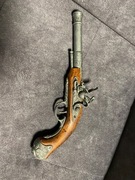 Replika broni palnej.