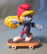 Rzadka figurka Smerfetki na deskorolce firmy SCHLEICH z 2024