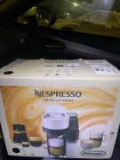 Ekspres na kapsułki DE LONGHI-NESPRESSO Vertuo Lattissima ENV300.B Czarny