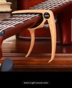 Capo do gitary kolor jasne drewno  Klips do gitary akustycznej 