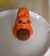 Wiewiórka z masy cukrowej na tort 