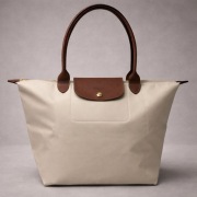 Torebka Longchamp Le Pliage M w kolorze białym