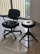 Zestaw Premium: Krzesło biurowe IKEA ALEFJÄLL (Czarny) + Stołek TROLLBERGET