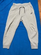 Spodnie dresowe Nike Tech Fleece | Szare | Rozmiar L | Stan bardzo dobry