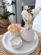 Zestaw Dekoracyjny Premium – Taca, Wazon z Bukietami i Świeca Lotos