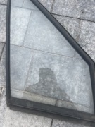 BMW e30 cabrio szyba drzwi trojkat