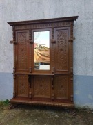 RZEŹBIONY WIESZAK STOJĄCY Z LUSTREM PRZEDPOKÓJ