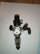 Mały reduktor SMC z filtrem i uchwytem