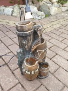 Fontanna stołowa woda swiatło 