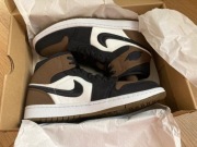 Buty wmns Air JORDAN 1 Mid SE Light Olive