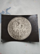 Zdjęcie monety 10 złotych z 1932 w dużym powiększeniu 