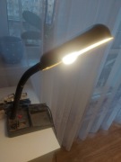 Regulowana Lampa lampka na biurko z lat PRL metalowo-plastikowa