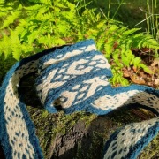 BIRKA, Pas, Krajka tkana na tabliczkach