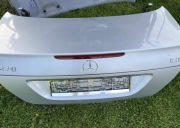 Klapa bagażnika w211 