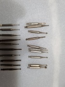 Frezy, wiertła stomatologiczne na kątnicę, grawerskie PRL, 72 sztuki.