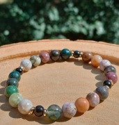 Bransoletka z agatem indyjskim, onyksem i hematytem.