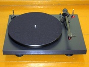 Pro-Ject Debut Carbon Evo + Ortofon 2M Red