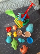 zestaw zabawek do piaskownicy, wiaderko foremki grabki