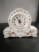 Zegar w porcelanowej obudowie 