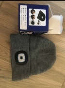 Czapka z latarką i słuchawkami czara nowa