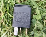 Przekaźnik 395 8Z0951253