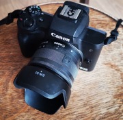 Canon M50 z obiektywem