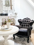 Para włoskich foteli Glamour, Ludwik