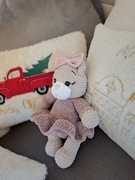 Pluszowy miś uszatek na szydełku handmade Mikołajki naturalna zabawka 